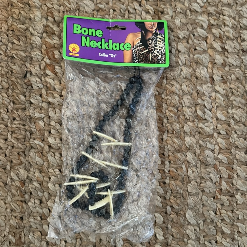 NWT CAVEMAN BONE NECKLACE COSTUME CAVEMAN ACCESSORIZE